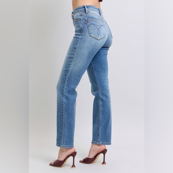 NEW🎉Judy Blue Full Size Wash Thermal Straight Jeans with Pockets ON SALE* - Picture 4 of 10